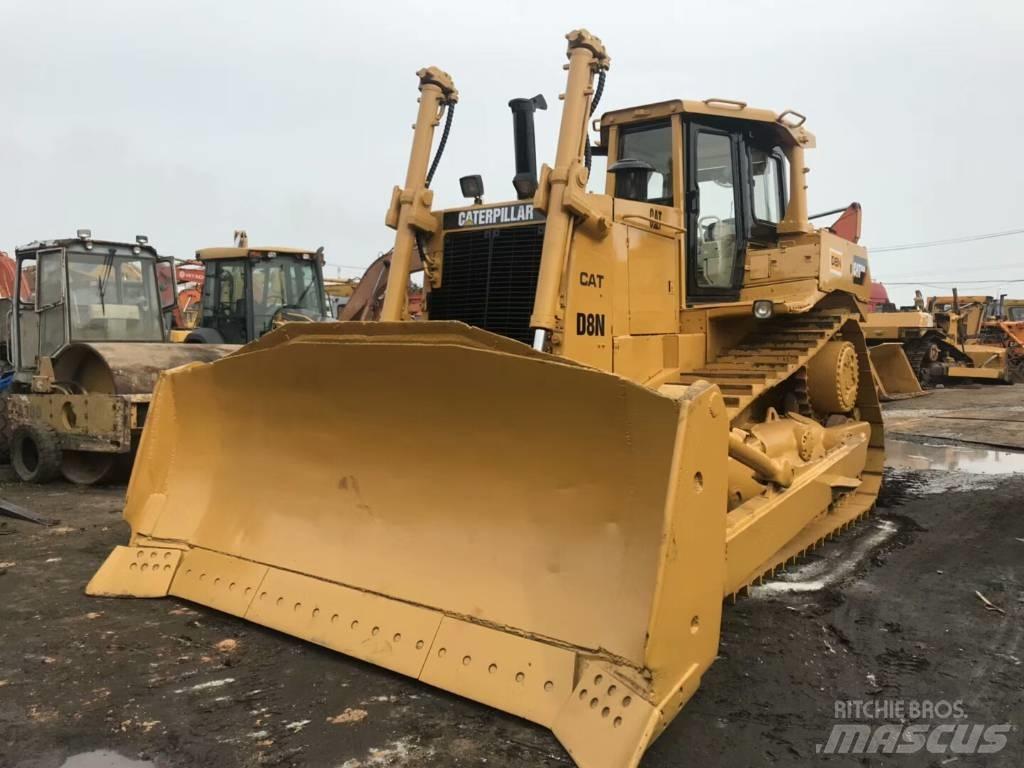 CAT D 8 N بلدوزرات مجنزرة