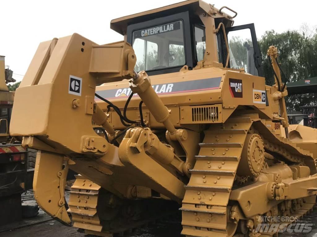 CAT D 8 N بلدوزرات مجنزرة