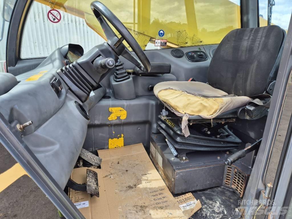 New Holland LM 1333 مناولات متداخلة