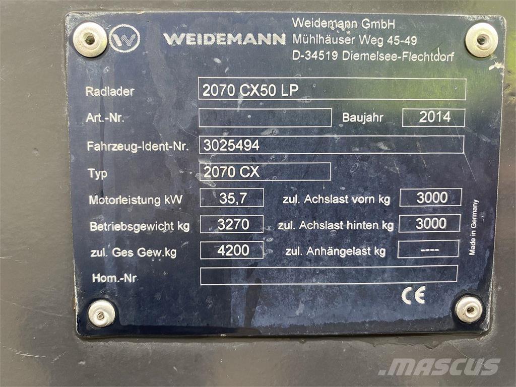 Weidemann 2070 لوادر متعددة الأغراض