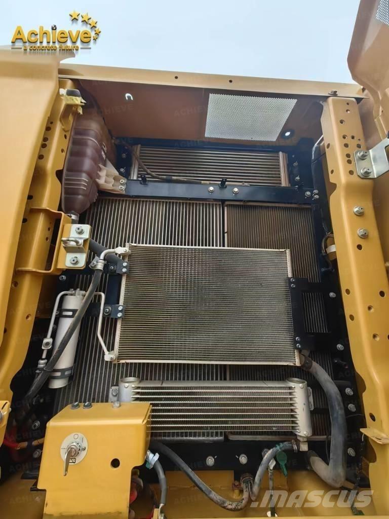 CAT 320 GC حفارات زحافة