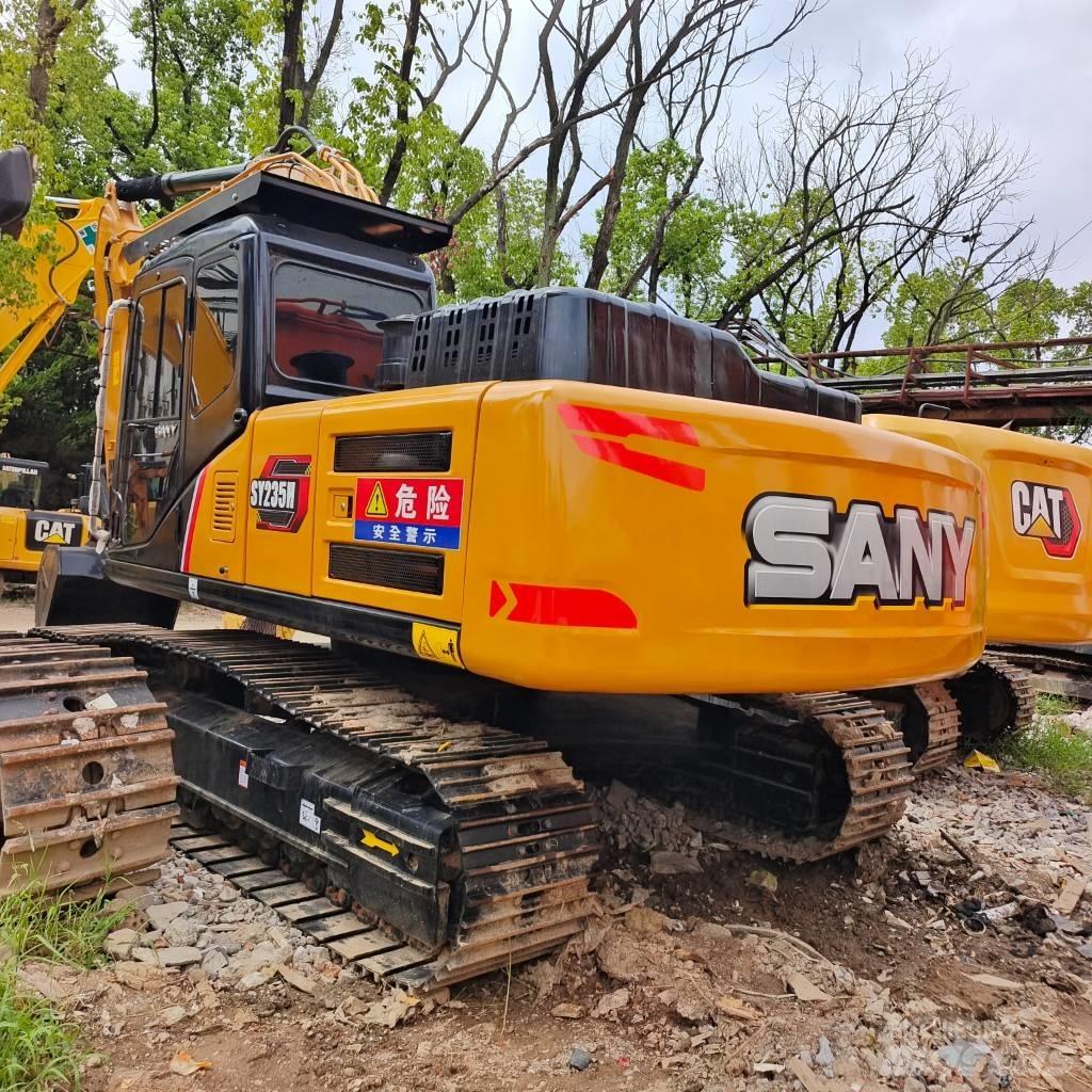 Sany SY 235 C حفارات زحافة
