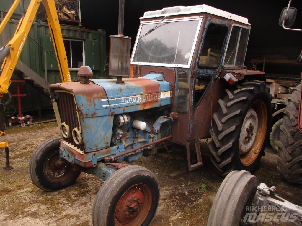 Ford 4600 الجرارات