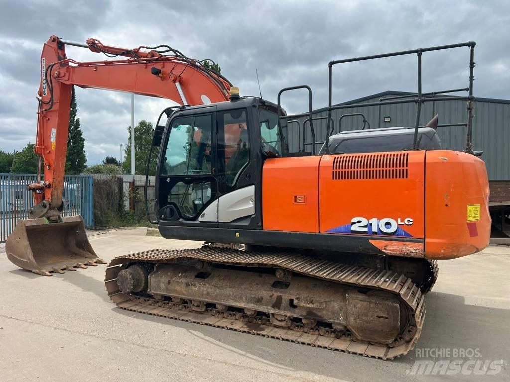 Hitachi ZX 210 LC-6 حفارات زحافة