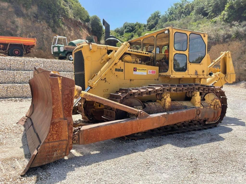 CAT D 9 G بلدوزرات مجنزرة