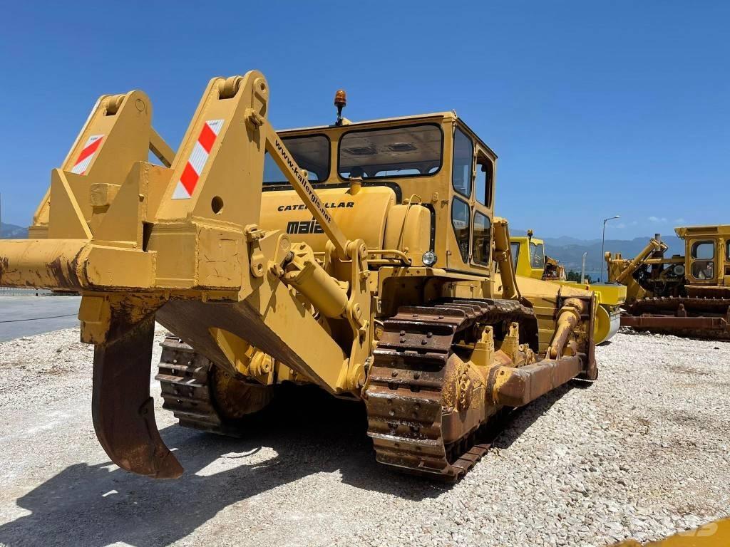 CAT D 9 G بلدوزرات مجنزرة