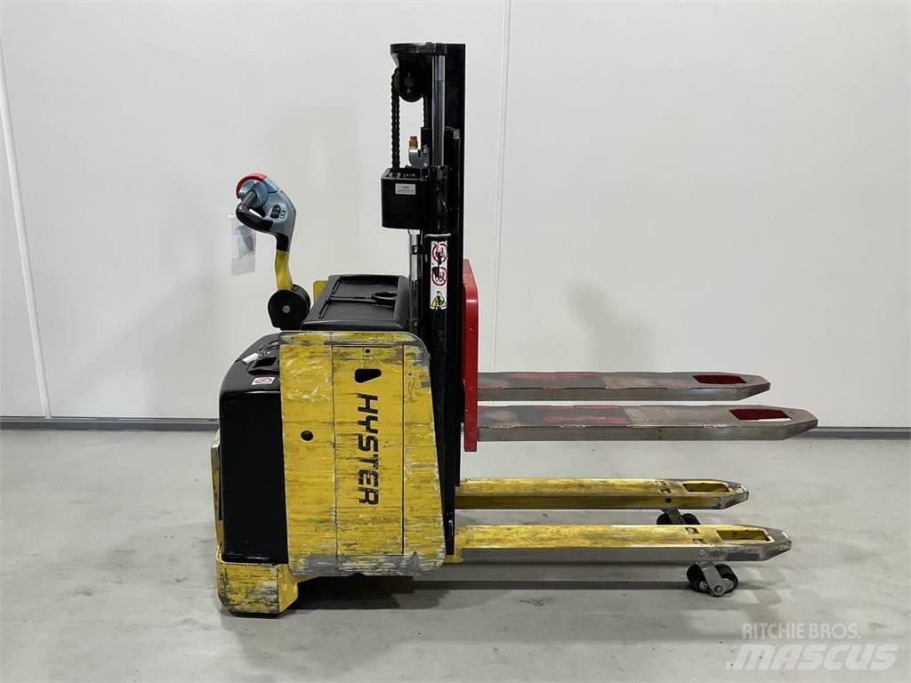 Hyster P2.0SD-17 شاحنات مناولة ذاتية الدفع