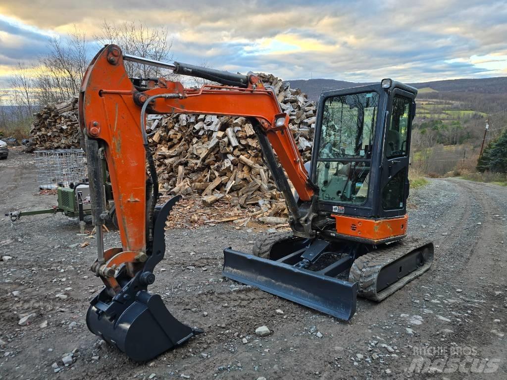 Hitachi ZX 35 حفارات صغيرة أقل من 7 طن (حفارات صغيرة)