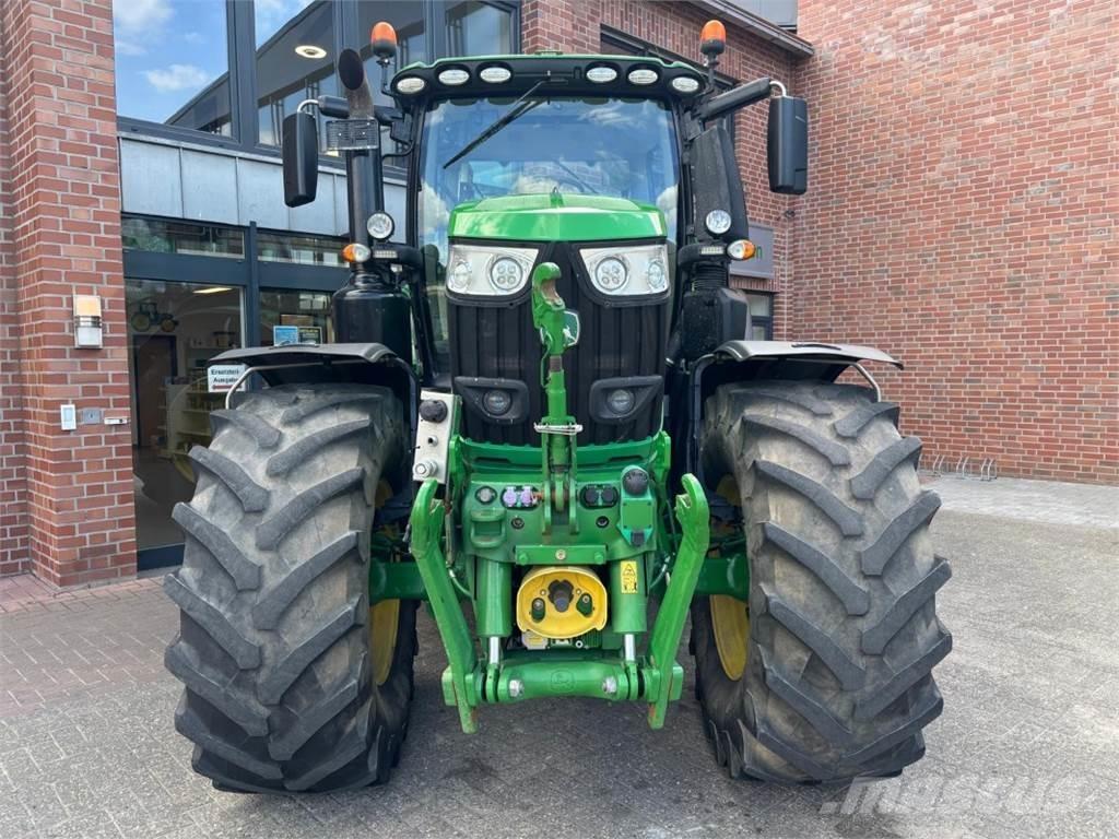 John Deere 6230R الجرارات