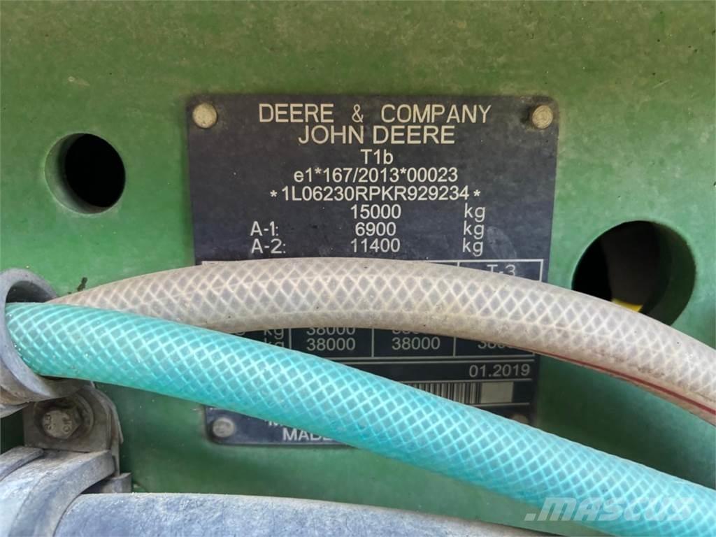 John Deere 6230R الجرارات
