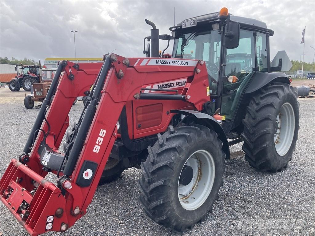 Massey Ferguson 4435 الجرارات