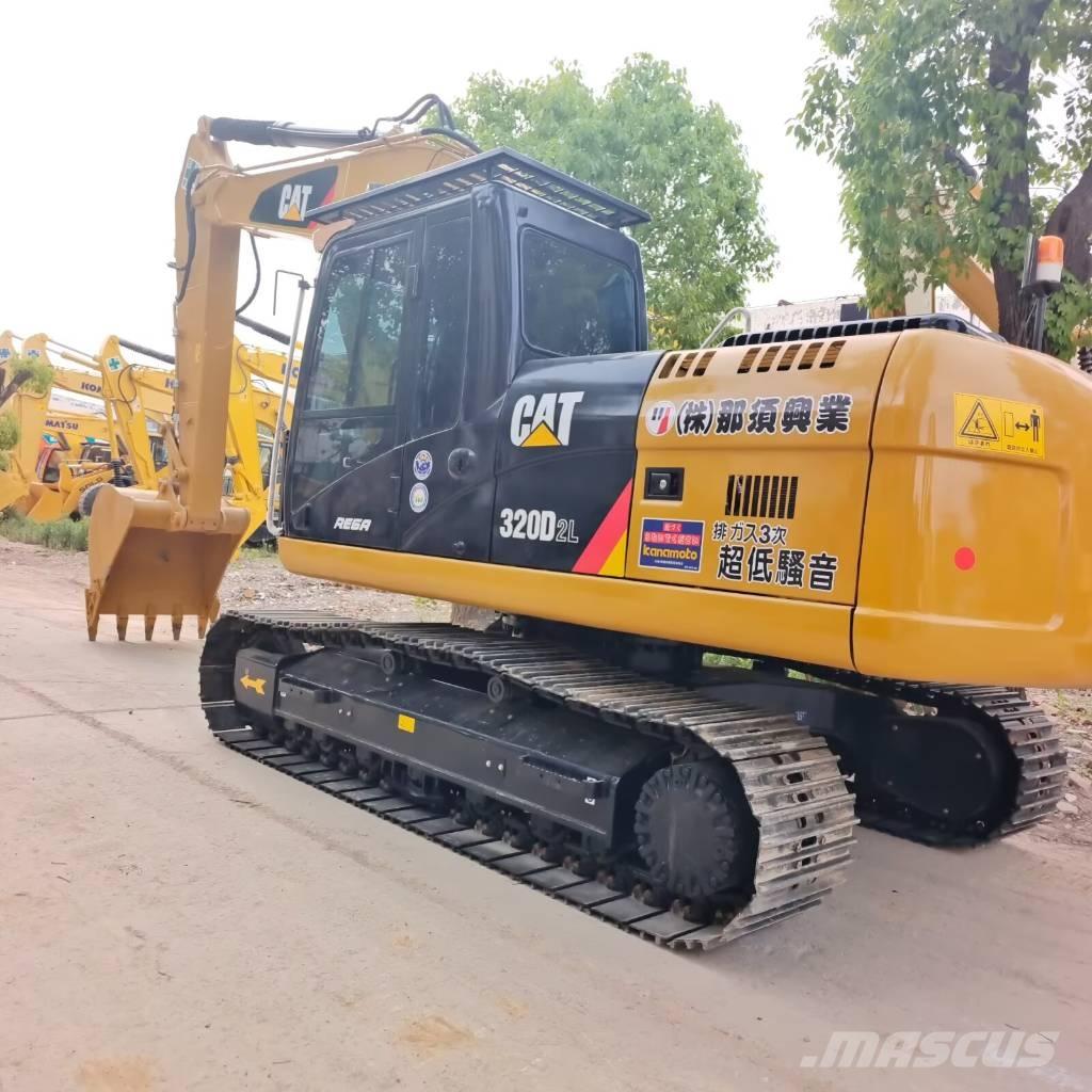 CAT 324D2L حفارات زحافة