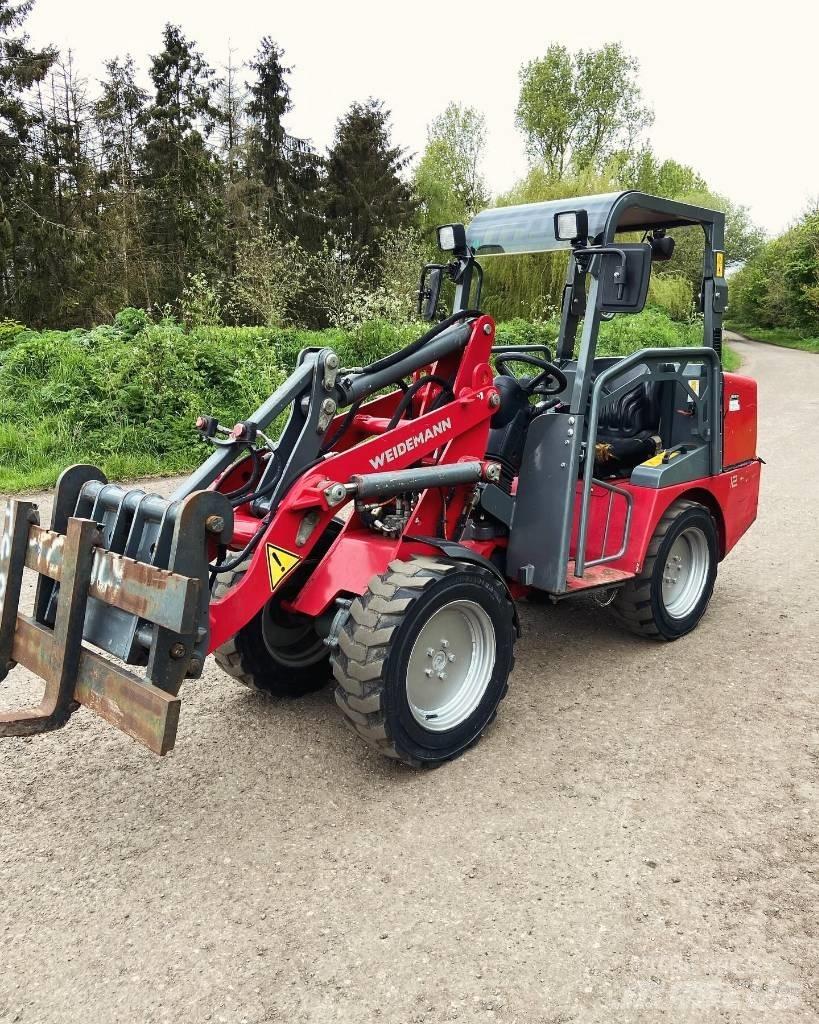 Weidemann 1240LP لوادر صغيرة