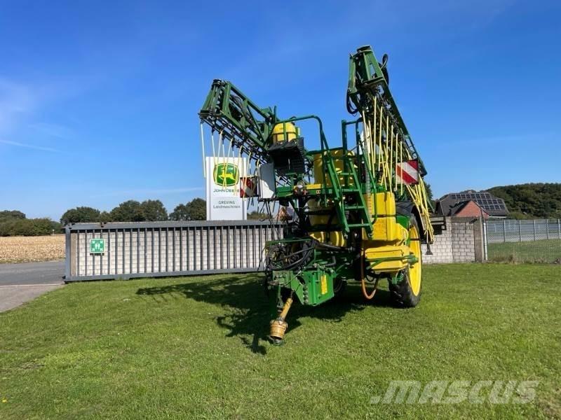 John Deere 824 الرشاشات
