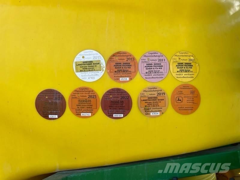 John Deere 824 الرشاشات