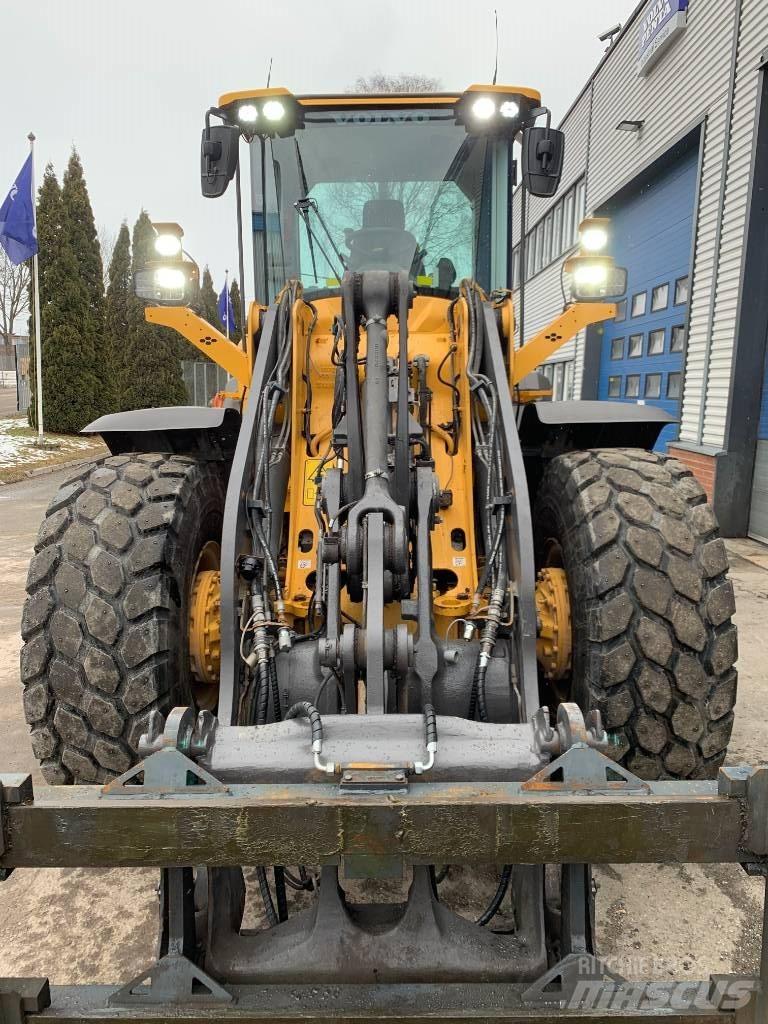 Volvo L70H لوادر بعجل