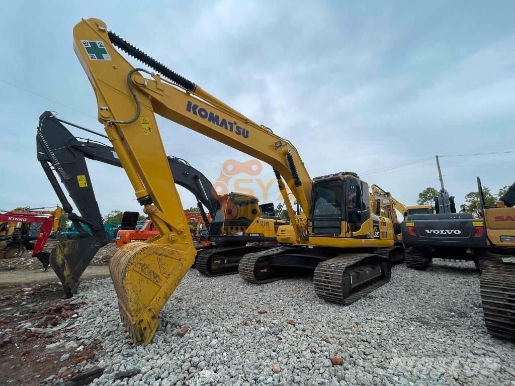 Komatsu PC 220-8M0 حفارات زحافة