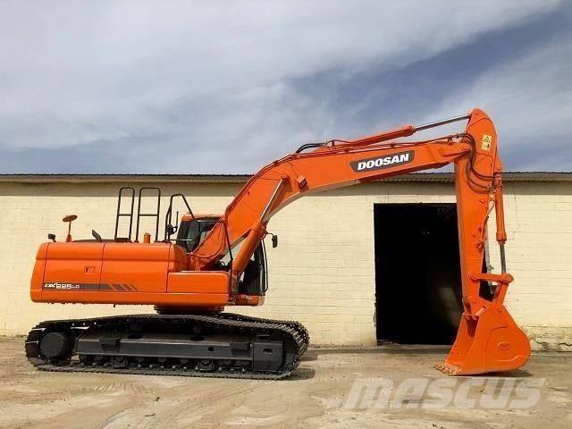 Doosan dx225 حفارات زحافة
