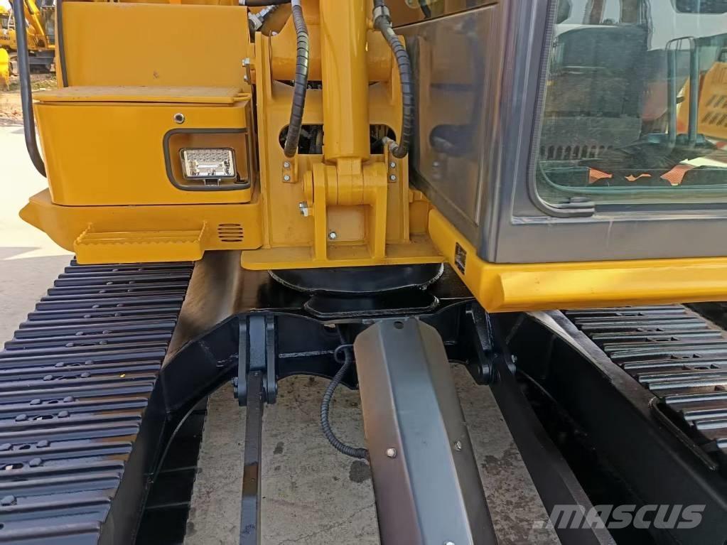 Komatsu PC 70 حفارات زحافة