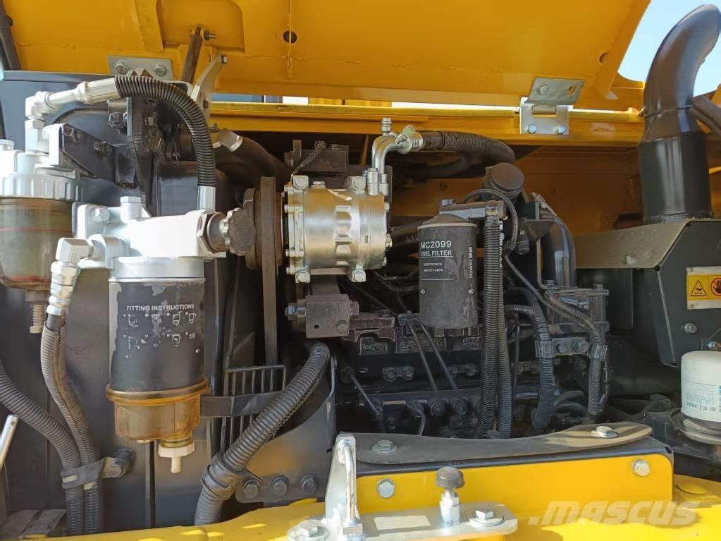 Komatsu PC 70 حفارات زحافة
