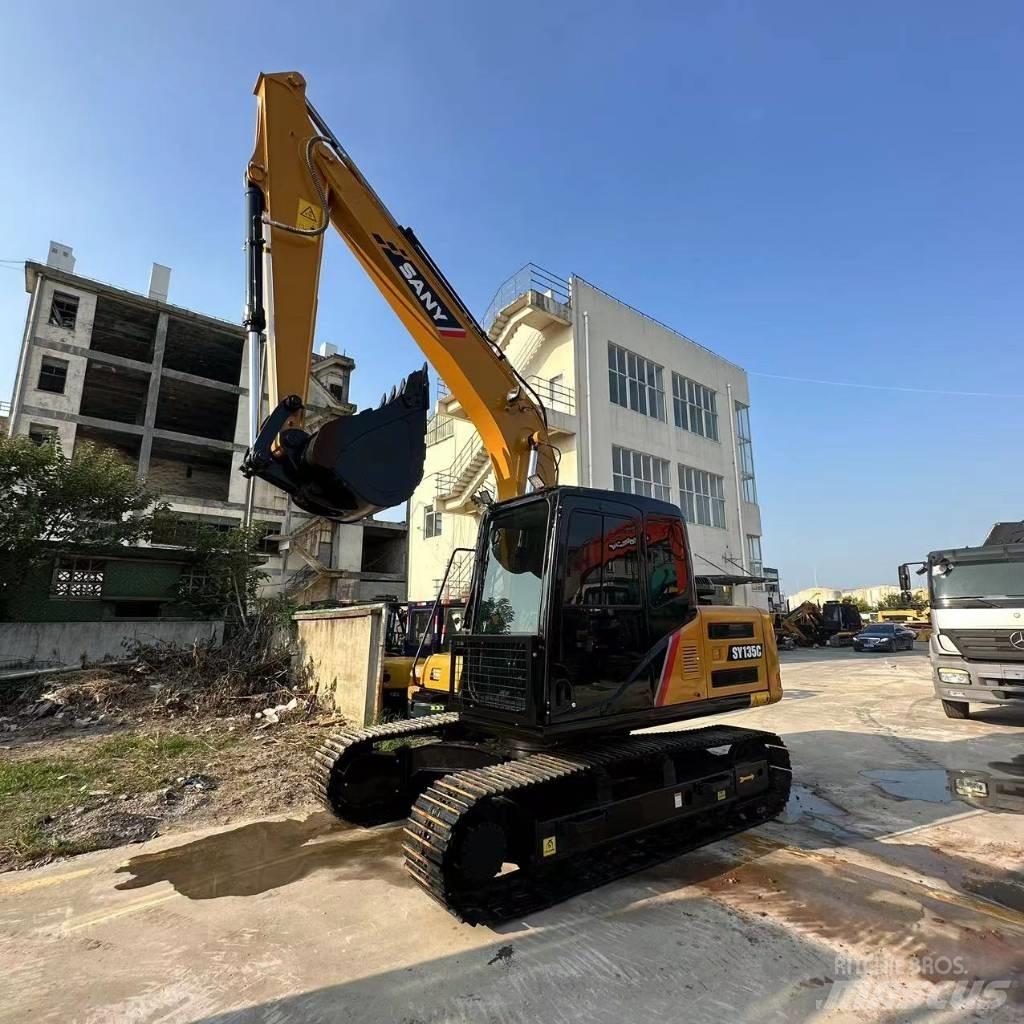 Sany 135 C PRO حفارات زحافة