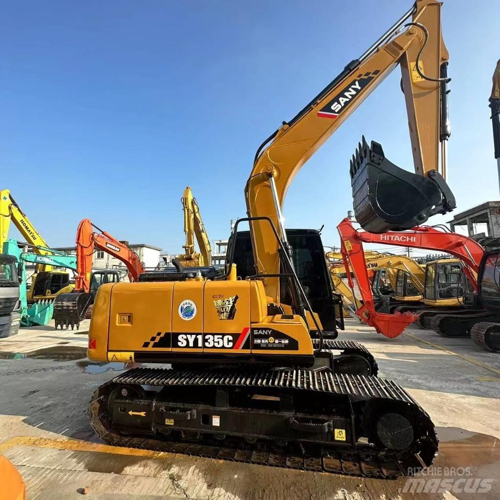 Sany 135 C PRO حفارات زحافة