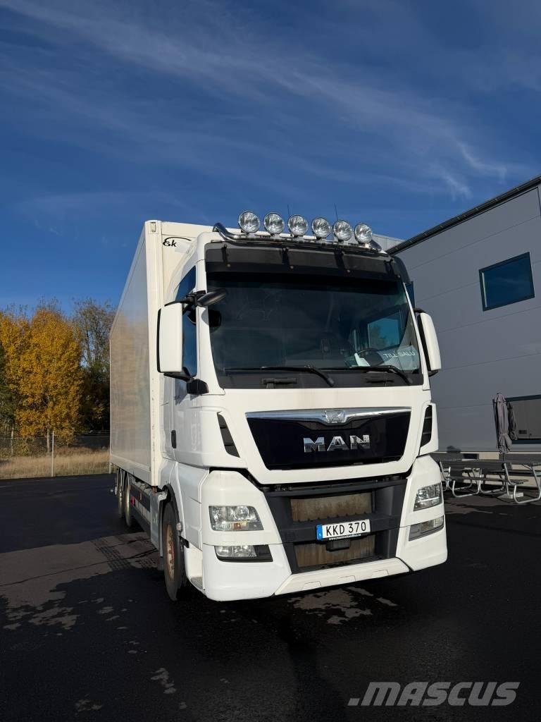 MAN TGX 26.480 6x2 شاحنات ذات هيكل صندوقي