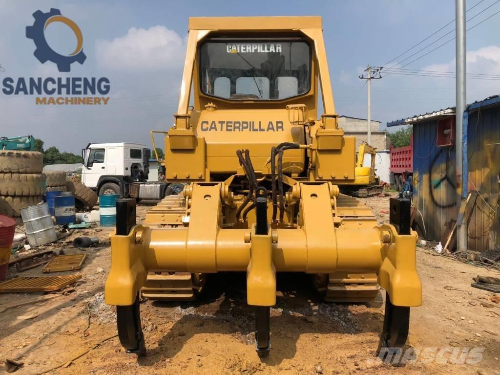 CAT D 8 K بلدوزرات مجنزرة