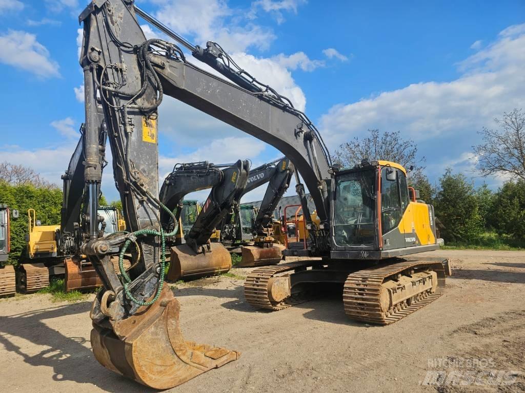 Volvo EC160EL حفارات زحافة