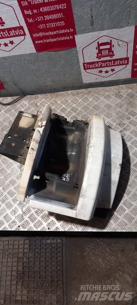 Scania 94 D.  1324599 كابينة والداخلية