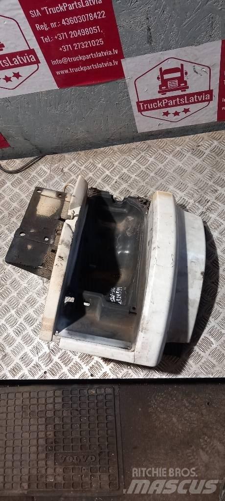Scania 94 D.  1324599 كابينة والداخلية