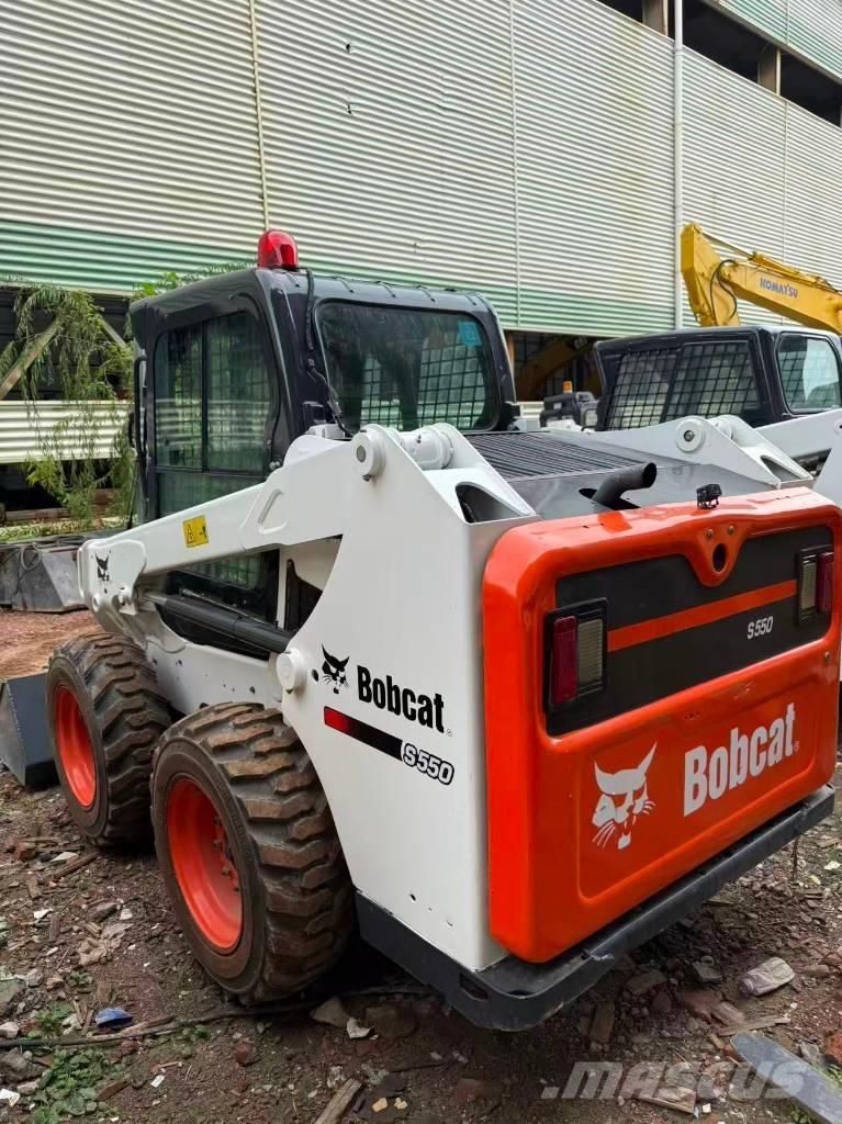 Bobcat S 550 لوادر انزلاقية التوجيه