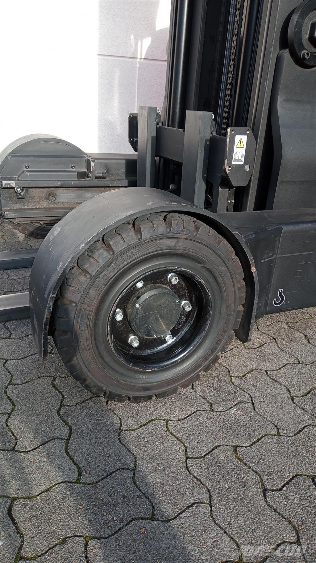 Toyota RRE160HR شاحنة مناولة