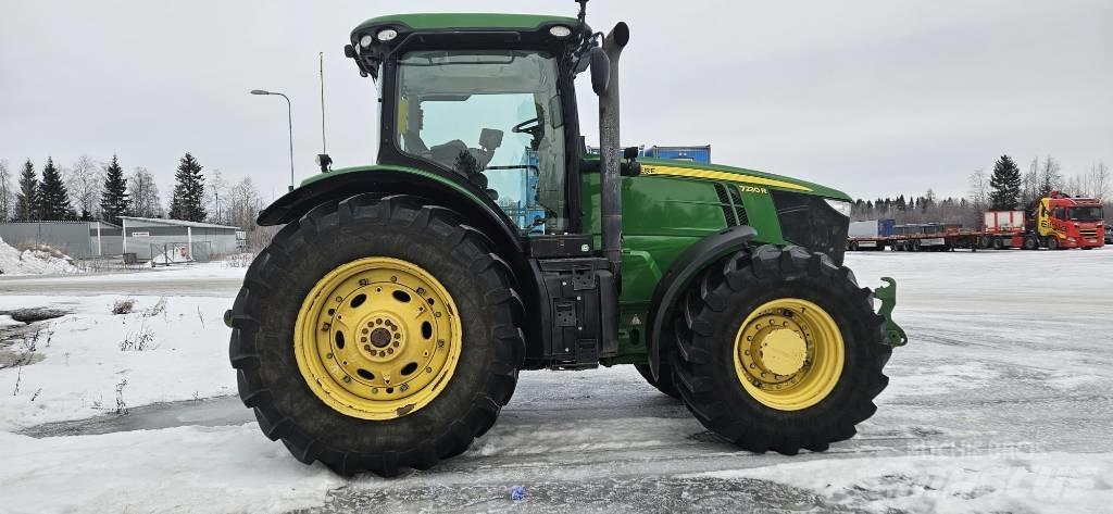 John Deere 7230 R الجرارات