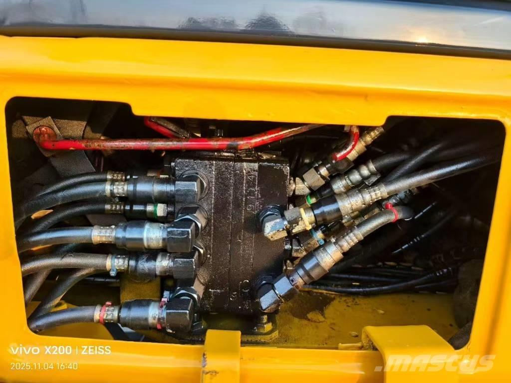 Komatsu PC 40 MR حفارات صغيرة أقل من 7 طن (حفارات صغيرة)