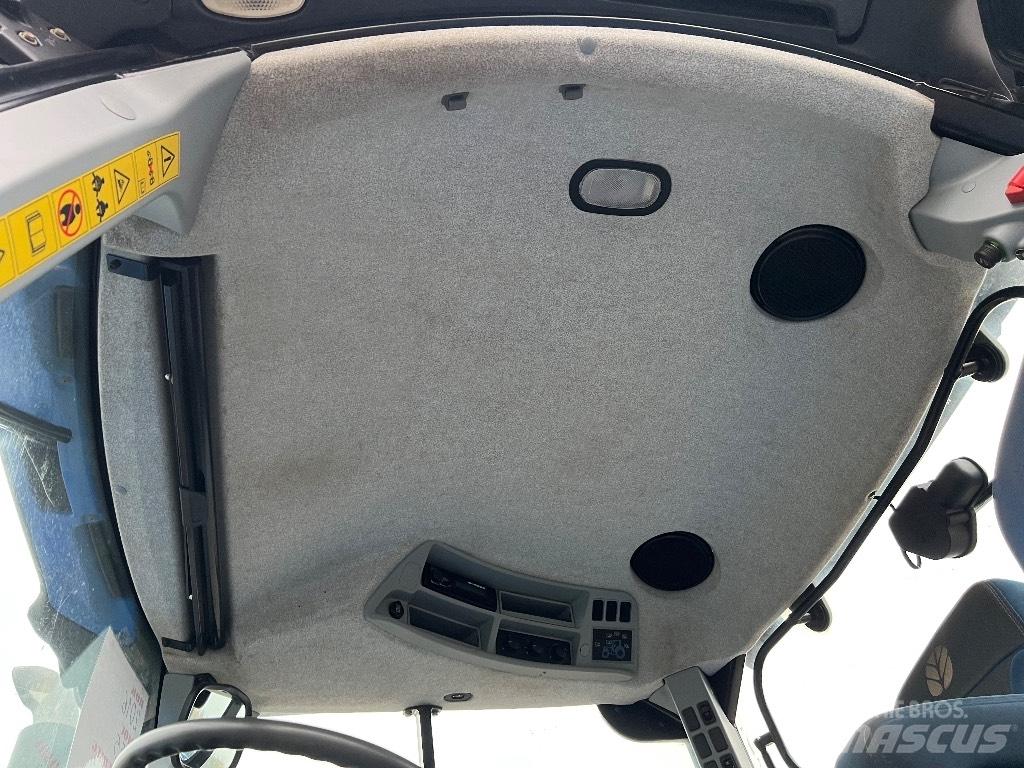 New Holland T 7.175 الجرارات