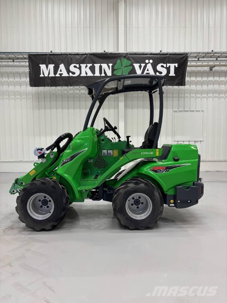 Avant 528 لوادر متعددة الأغراض