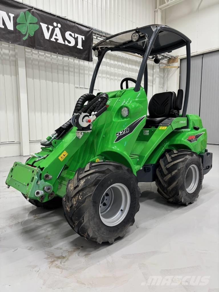 Avant 528 لوادر متعددة الأغراض