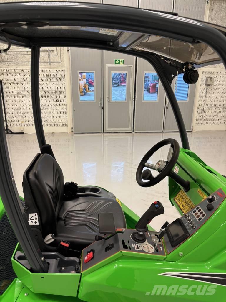 Avant 528 لوادر متعددة الأغراض