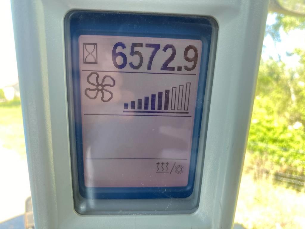 New Holland T 8.360 الجرارات