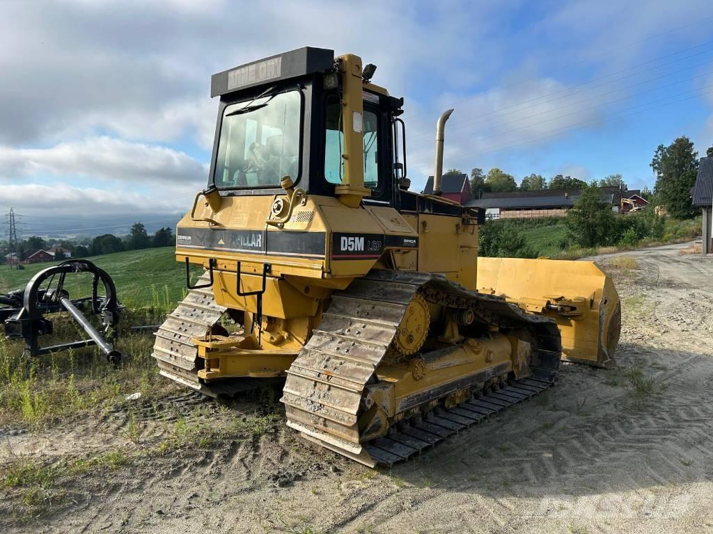 CAT D 5 M LGP بلدوزرات مجنزرة