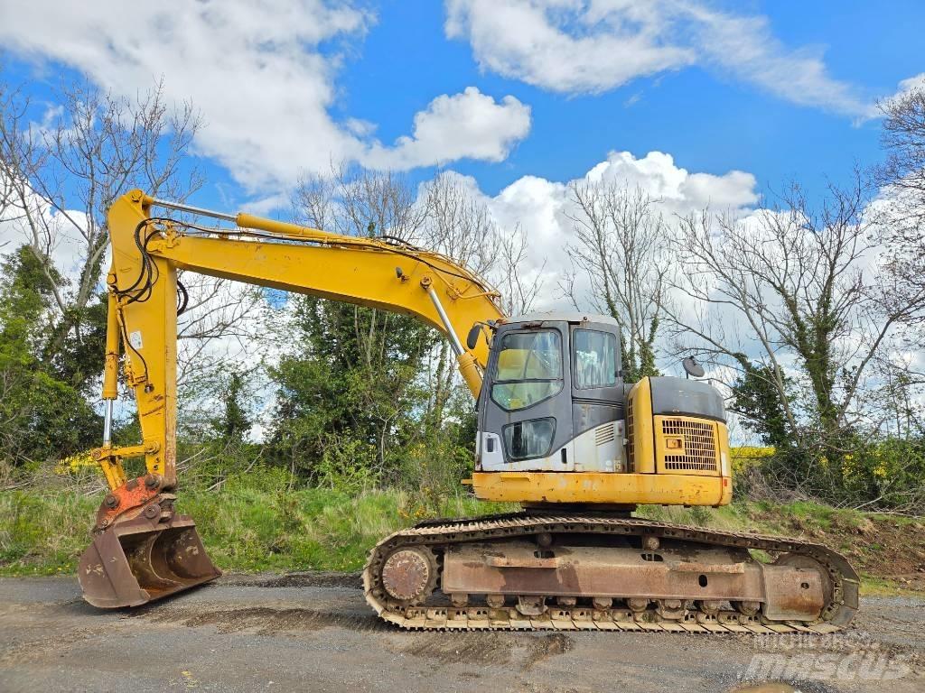 Komatsu PC 228 USLC حفارات زحافة