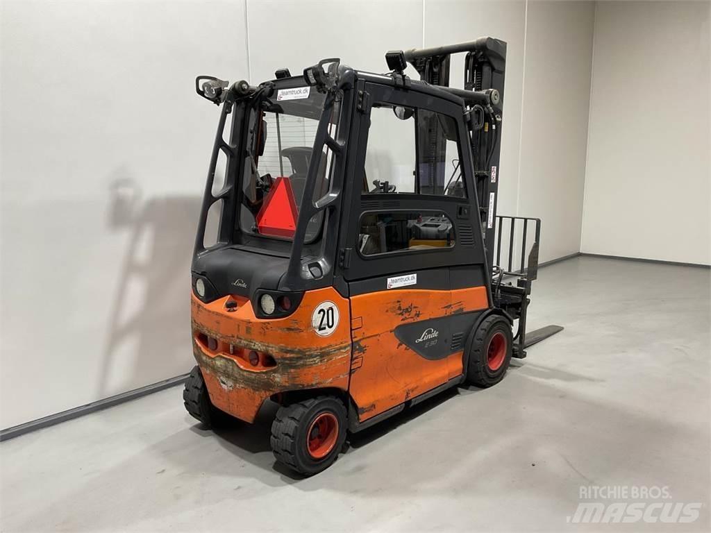 Linde E30/600-02 شاحنات ذات رافعات شوكية تعمل بالكهرباء