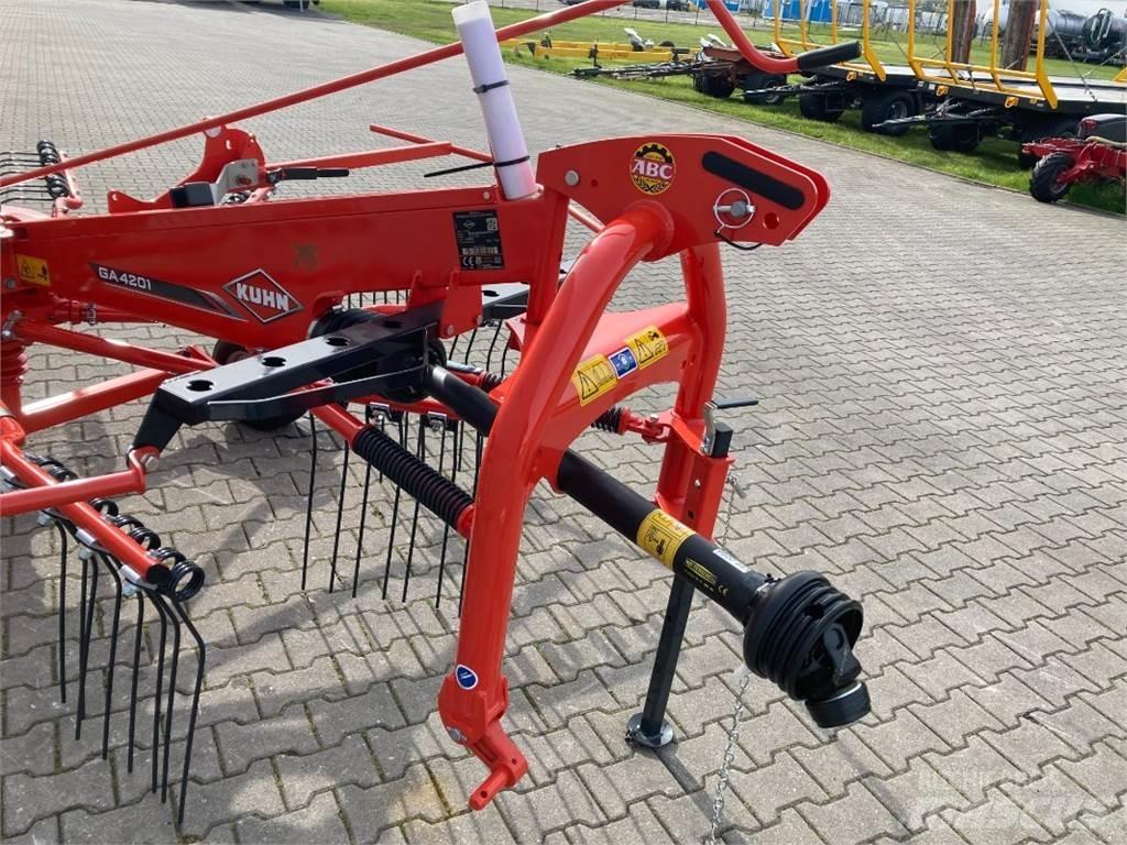 Kuhn GA 4201 معدات حصد