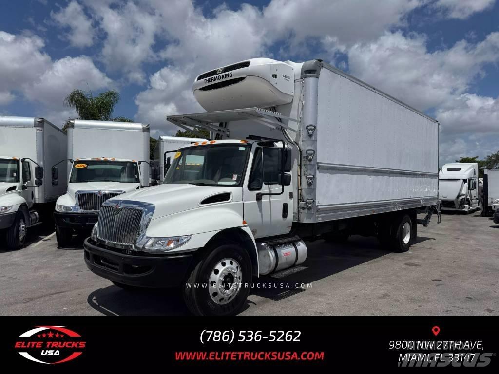 International 4300 شاحنات أخرى