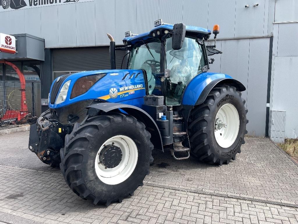 New Holland T 7.230 الجرارات