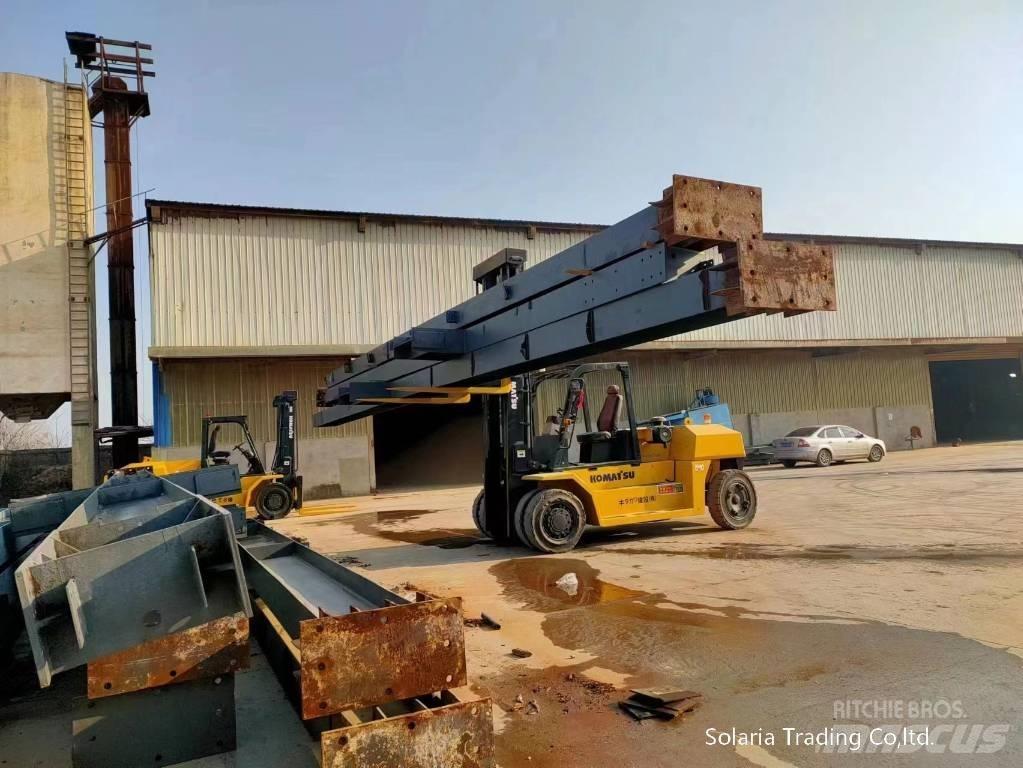 Komatsu FD 160 E-8 شاحنات الديزل