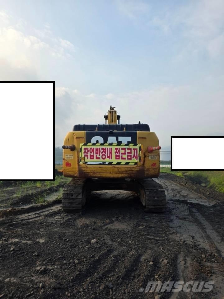 CAT 330FL حفارات زحافة