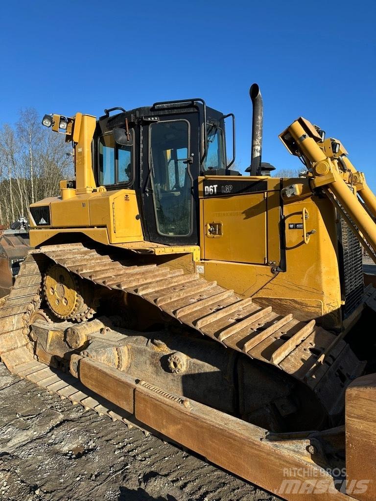 CAT D 6 T LGP بلدوزرات مجنزرة
