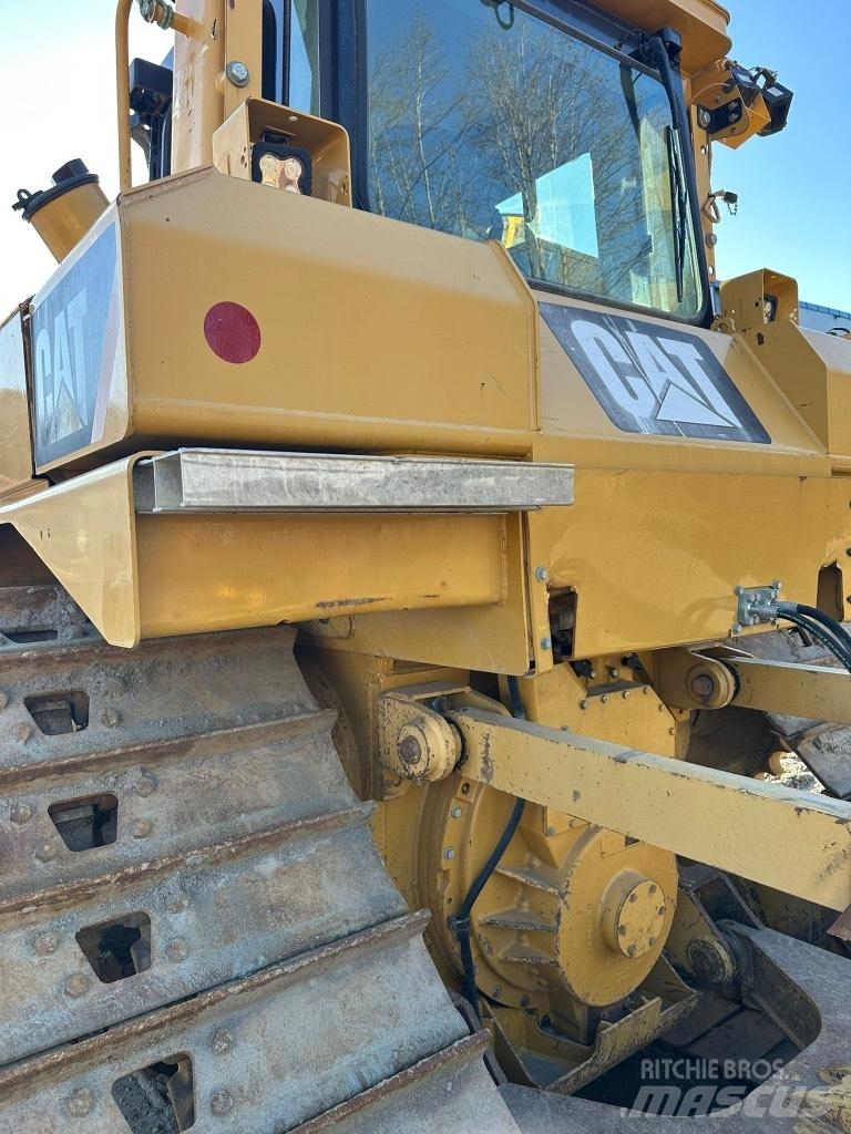 CAT D 6 T LGP بلدوزرات مجنزرة